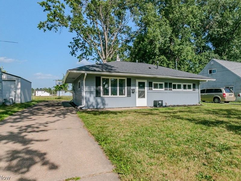 1634 Denison Drive NW, Warren, OH 44485 Photo 2