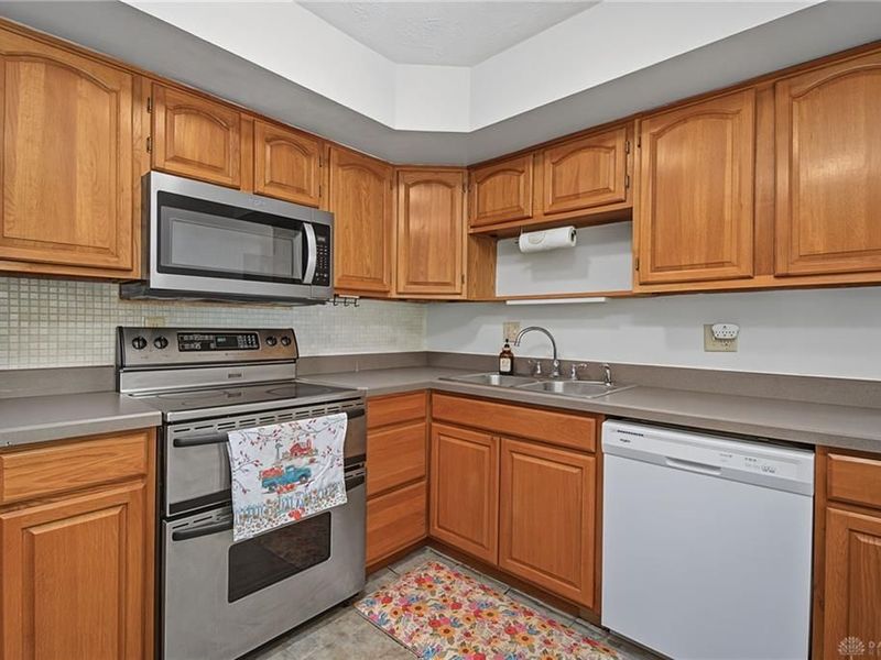 7481 Mohawk Trail Road, Miami Township, OH 45459 Photo 12