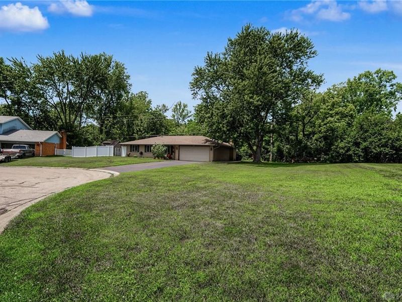 7481 Mohawk Trail Road, Miami Township, OH 45459 Photo 4