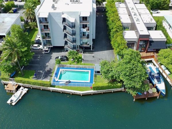860 NE 78th St, Unit 303, Miami, FL 33138