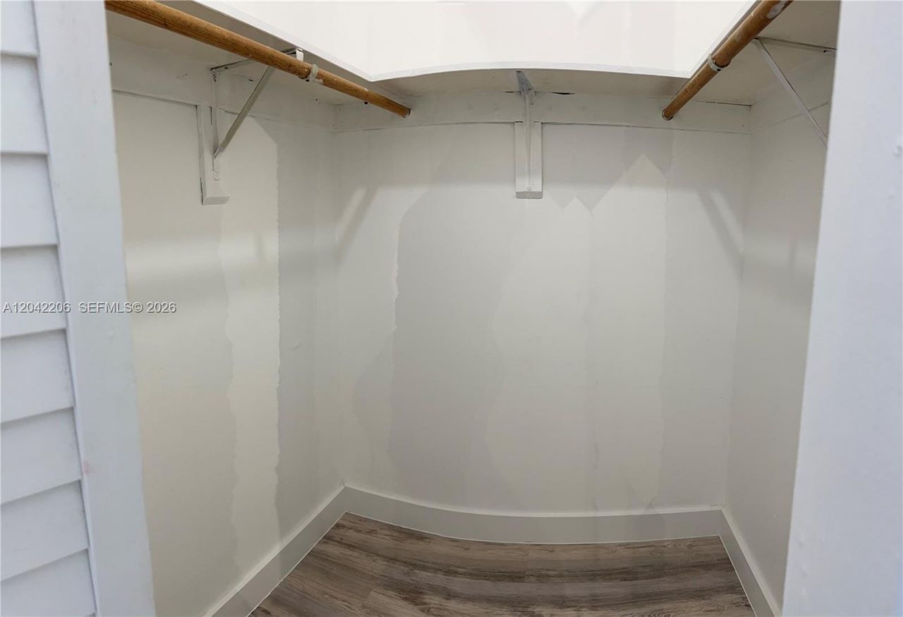 860 NE 78th St, Unit 303, Miami, FL 33138 Photo