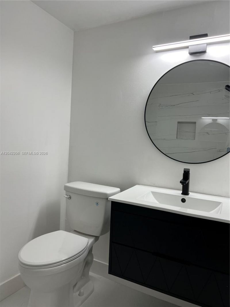 860 NE 78th St, Unit 303, Miami, FL 33138 Photo