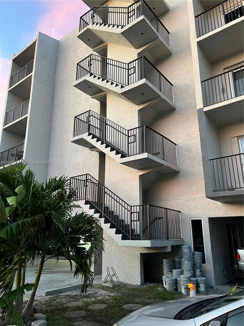 860 NE 78th St, Unit 303, Miami, FL 33138 Photo