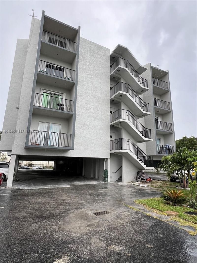 860 NE 78th St, Unit 303, Miami, FL 33138 Photo