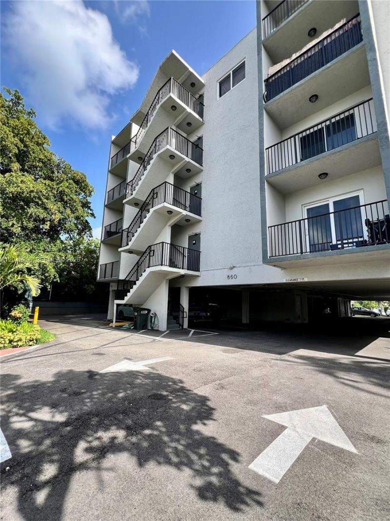 860 NE 78th St, Unit 303, Miami, FL 33138 Photo