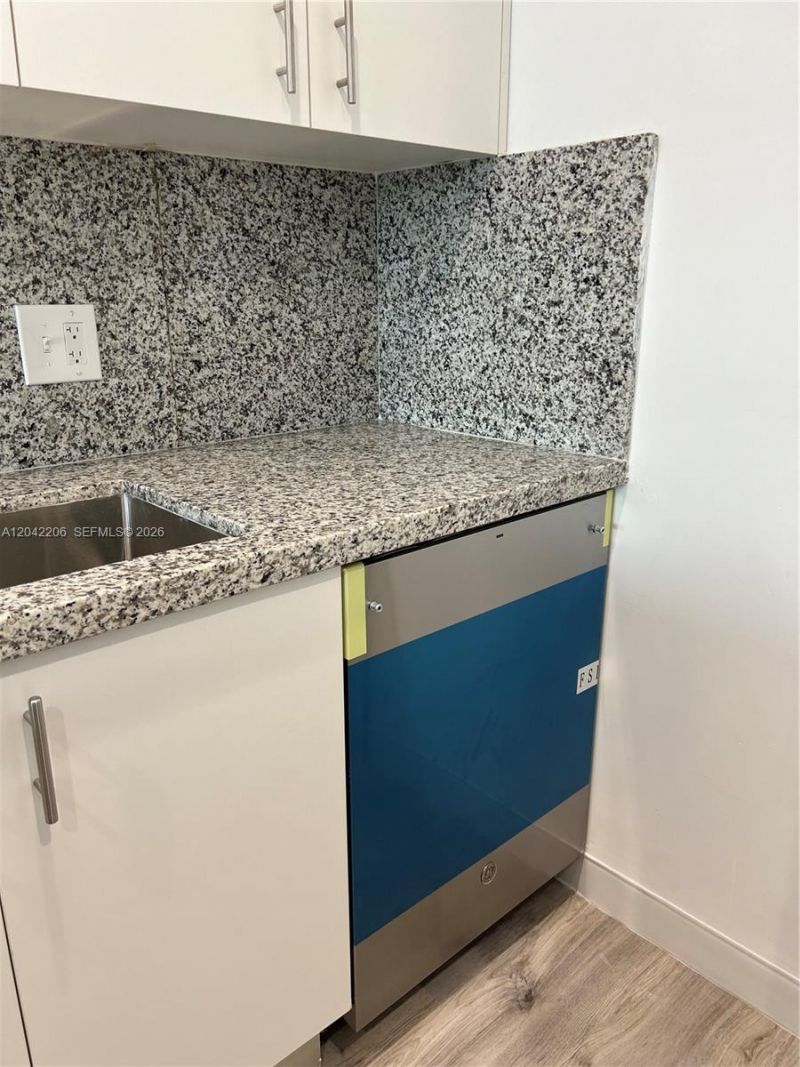 860 NE 78th St, Unit 303, Miami, FL 33138 Photo