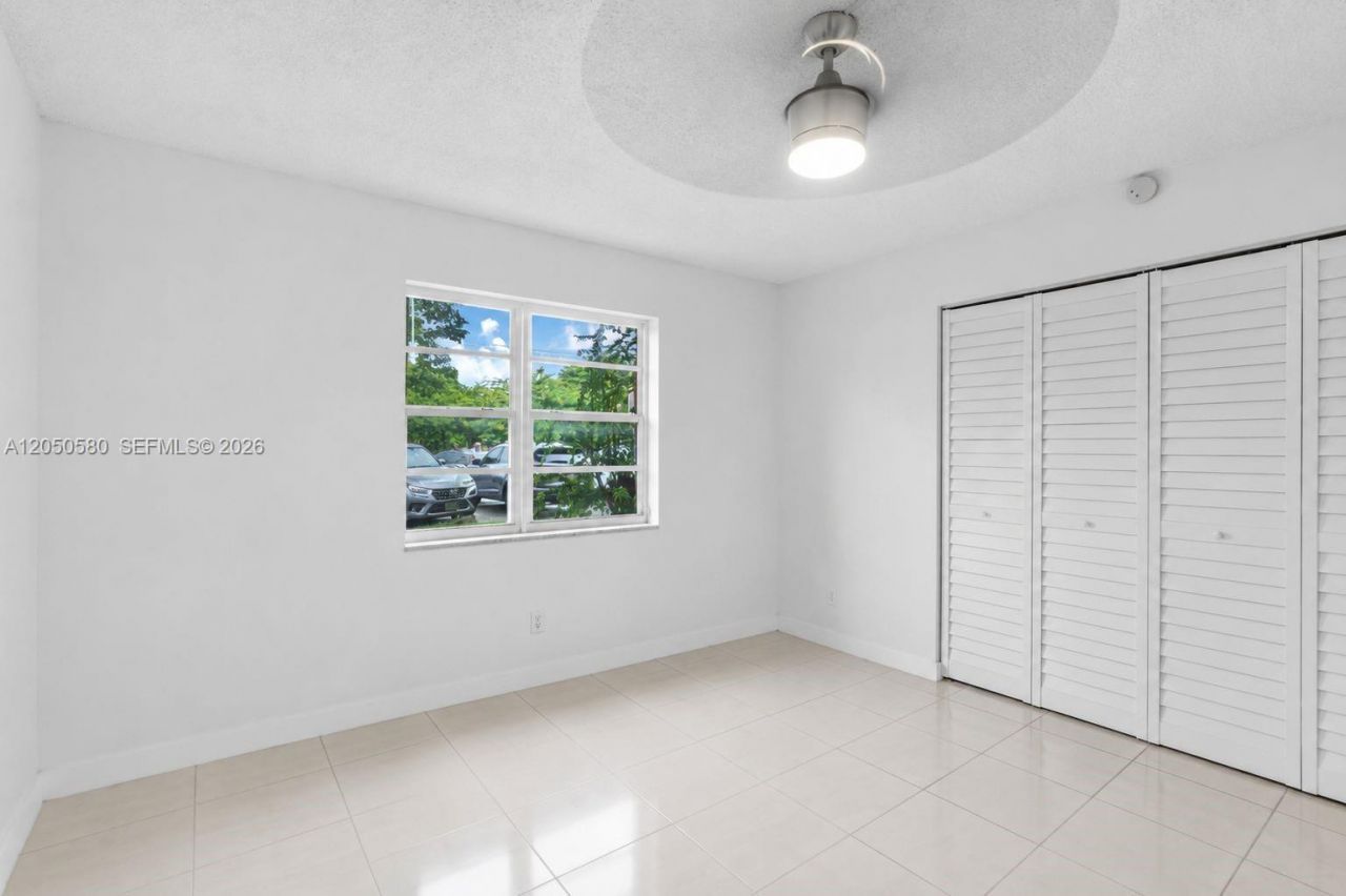 8501 NW 8th St , Unit 105, Miami, FL 33126 Photo