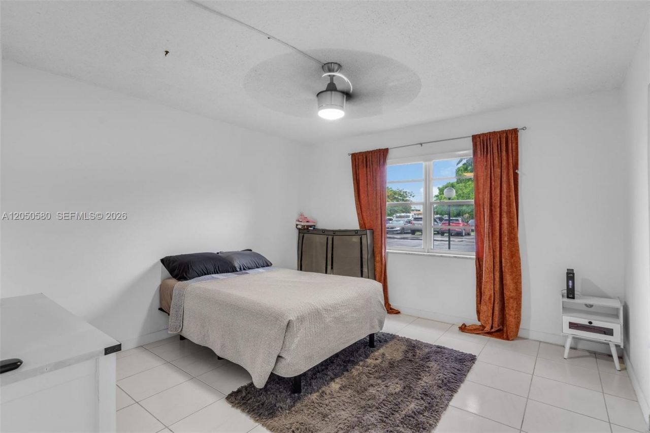 8501 NW 8th St , Unit 105, Miami, FL 33126 Photo