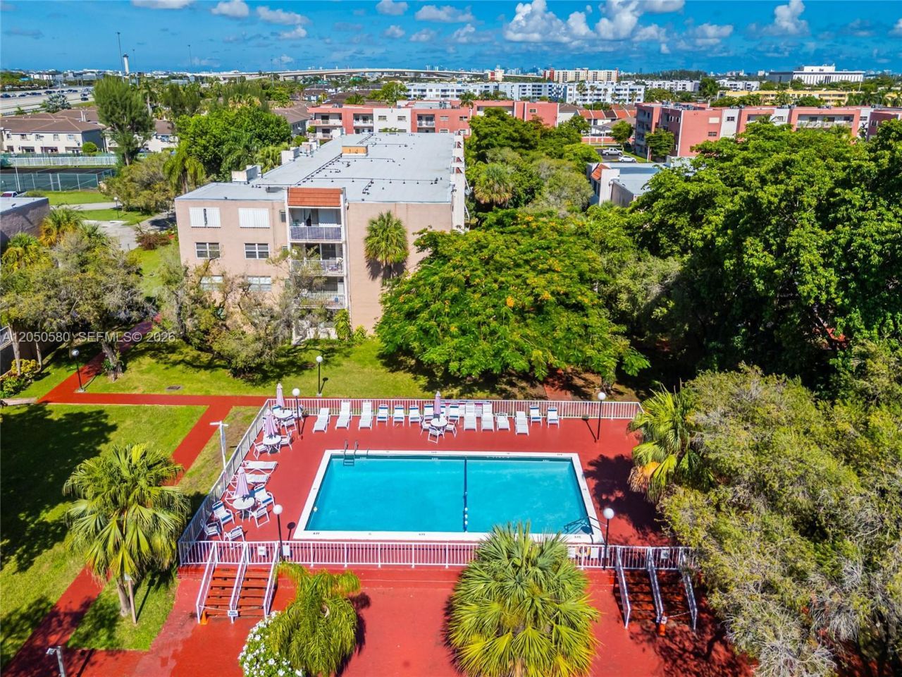 8501 NW 8th St , Unit 105, Miami, FL 33126 Photo