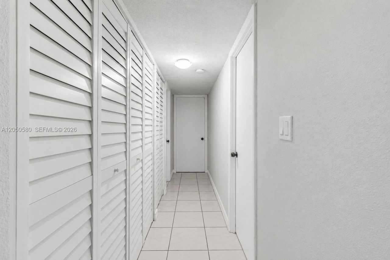 8501 NW 8th St , Unit 105, Miami, FL 33126 Photo