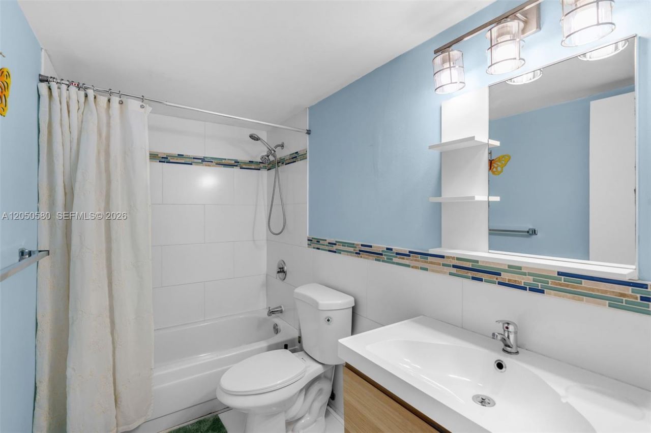 8501 NW 8th St , Unit 105, Miami, FL 33126 Photo