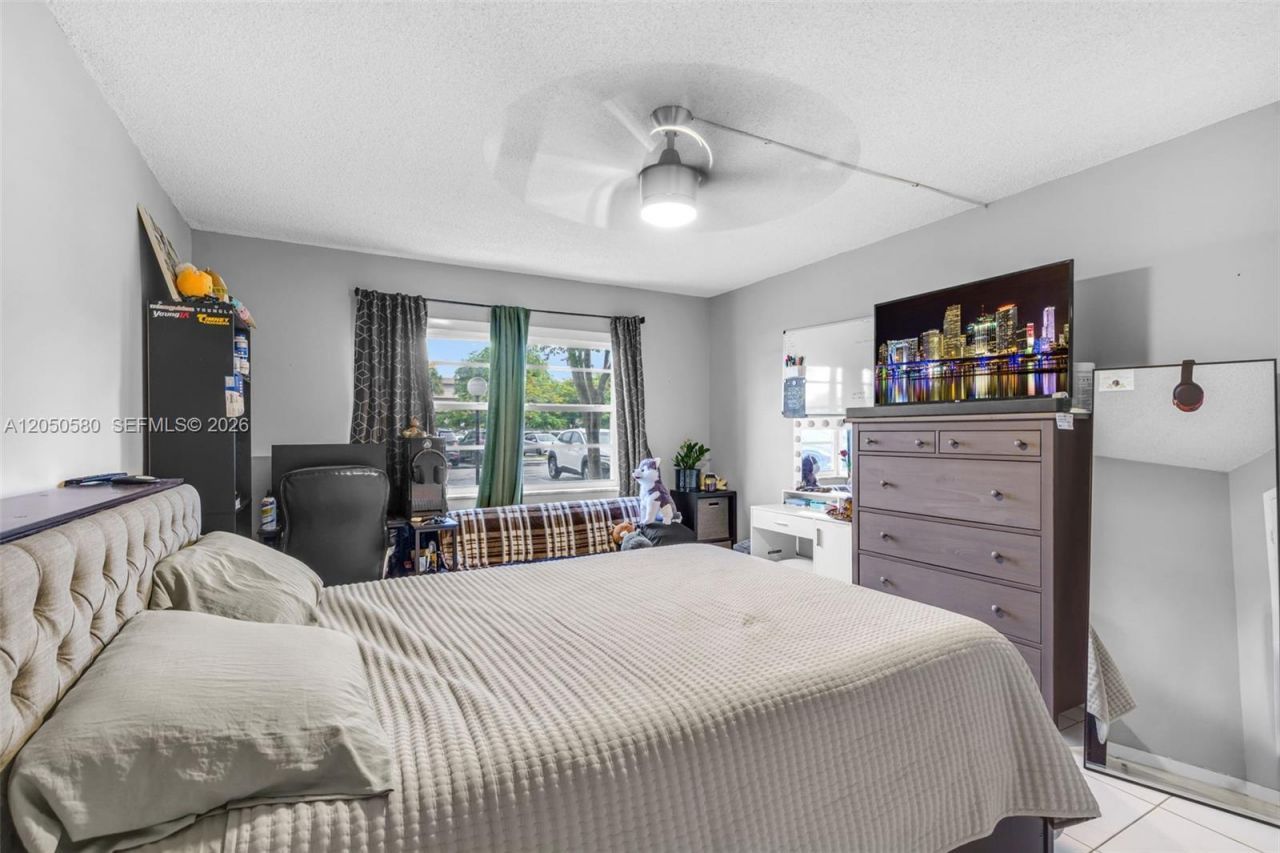 8501 NW 8th St , Unit 105, Miami, FL 33126 Photo