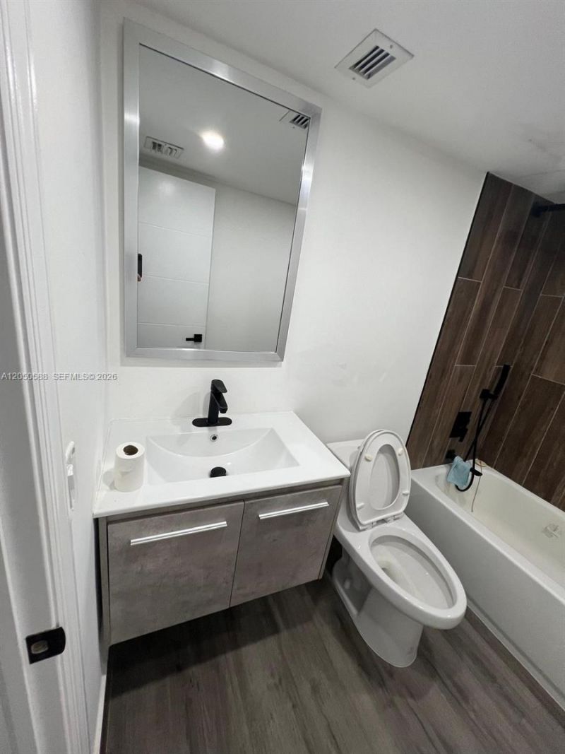 4111 Stirling Rd , Unit 209, Dania Beach, FL 33314 Photo