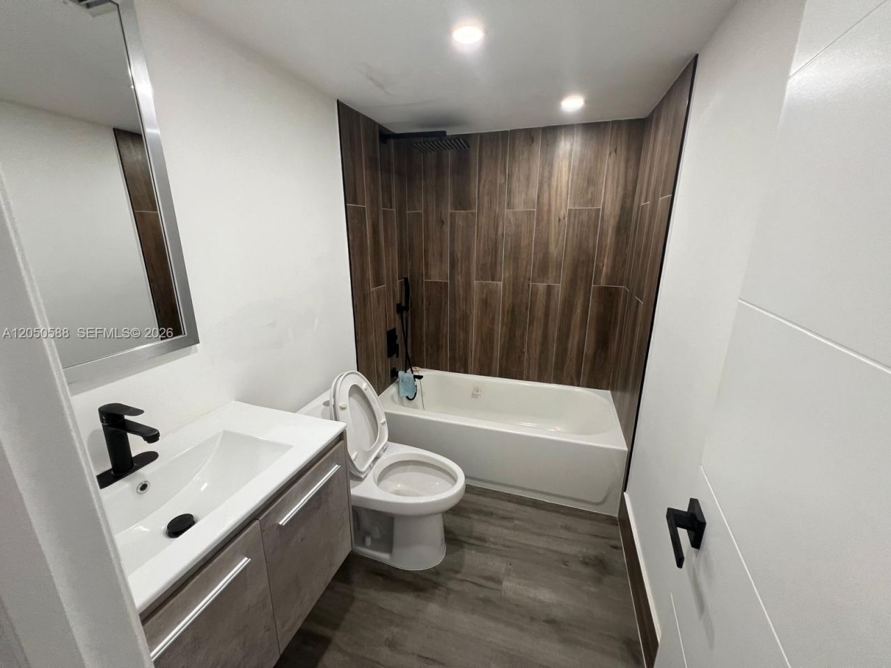 4111 Stirling Rd , Unit 209, Dania Beach, FL 33314 Photo