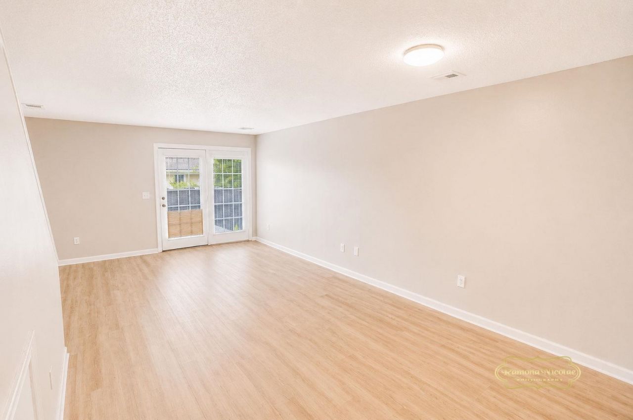 4827 Little River Rd. Photo 7