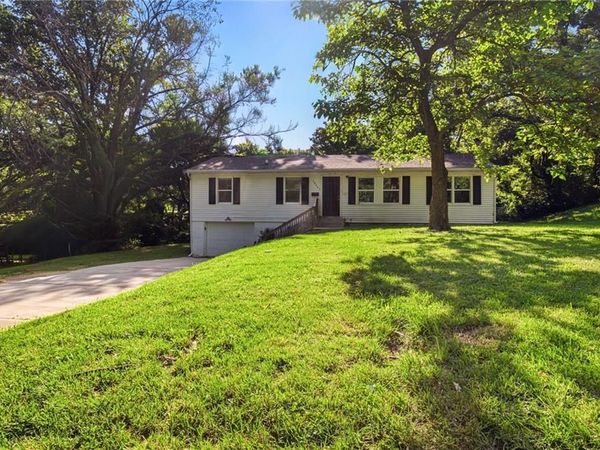10405 Richmond Avenue, Kansas City, MO 64134