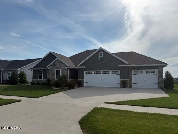 922 Kathy Drive , Bowling Green, OH 43402