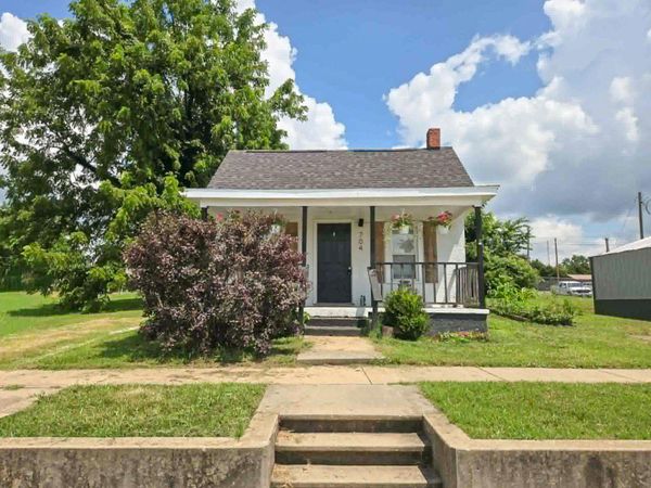 704 Main Street , Cabool, MO 65689