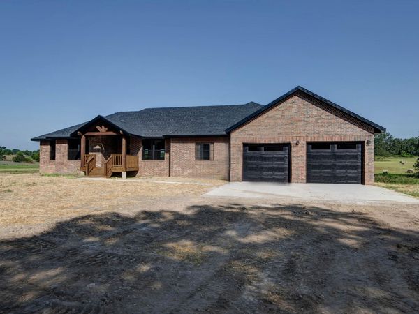 1923 Thomas Road, Norwood, MO 65717