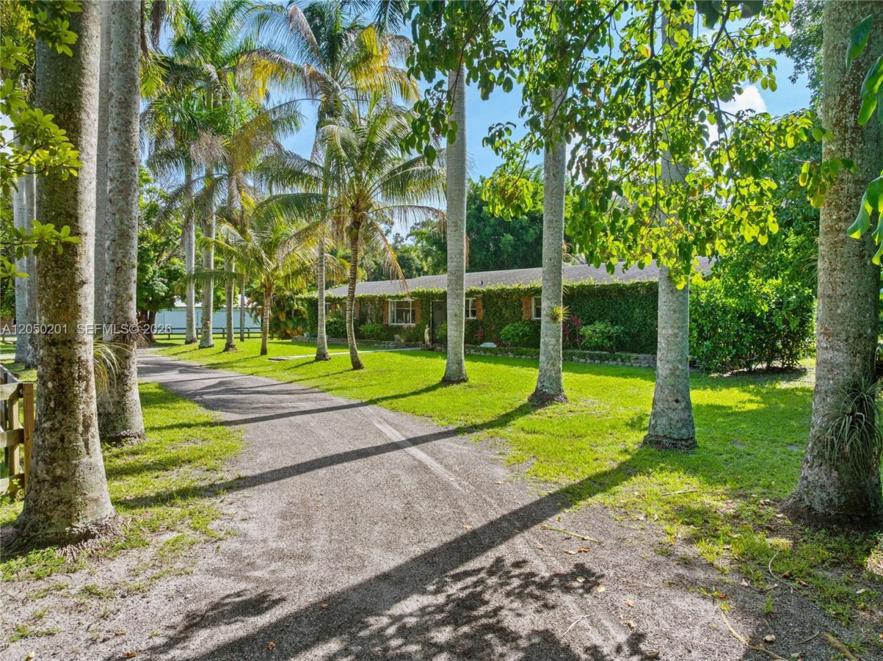 1068 D Rd , Loxahatchee, FL 33470 Photo