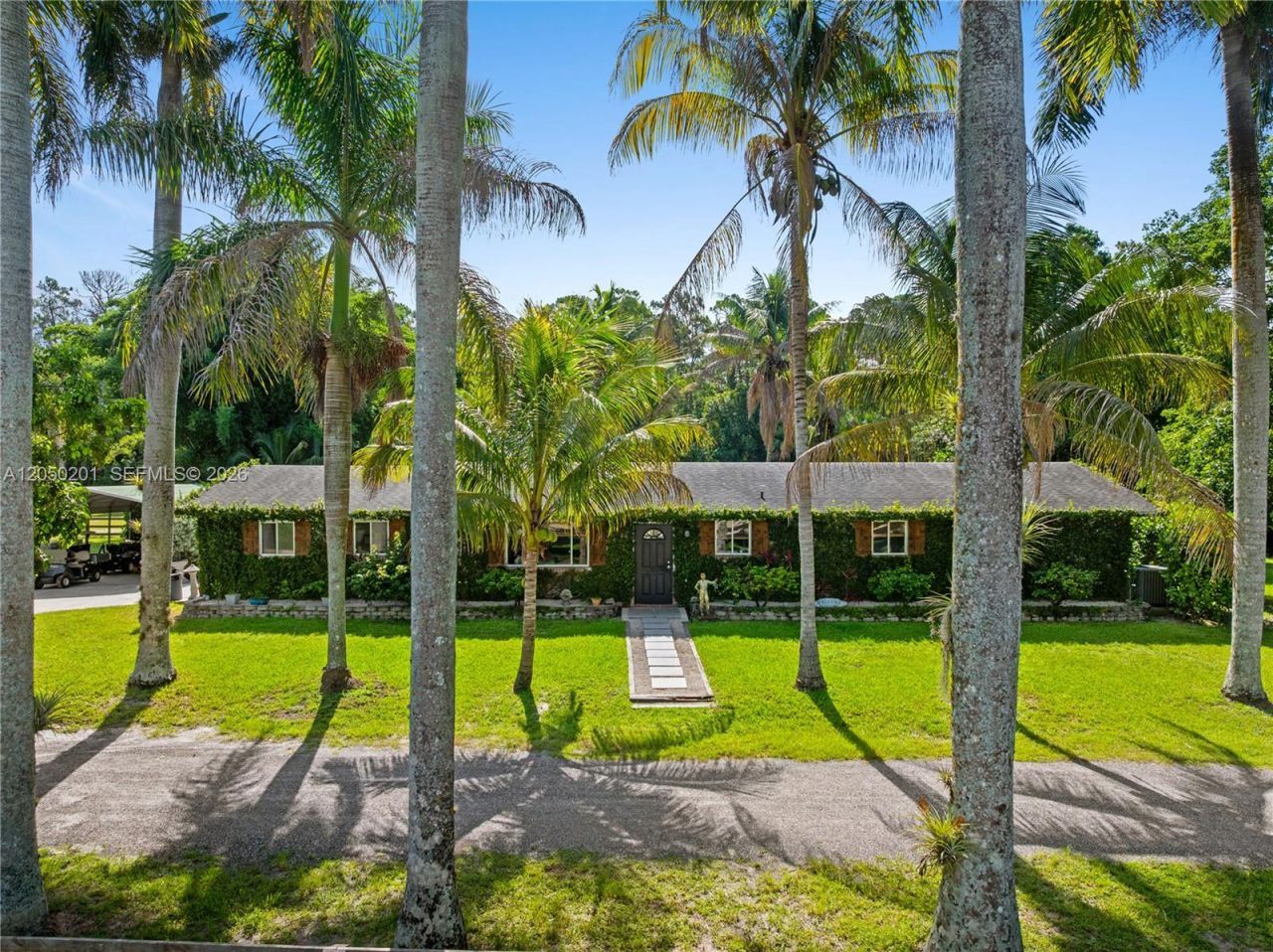 1068 D Rd , Loxahatchee, FL 33470 Photo