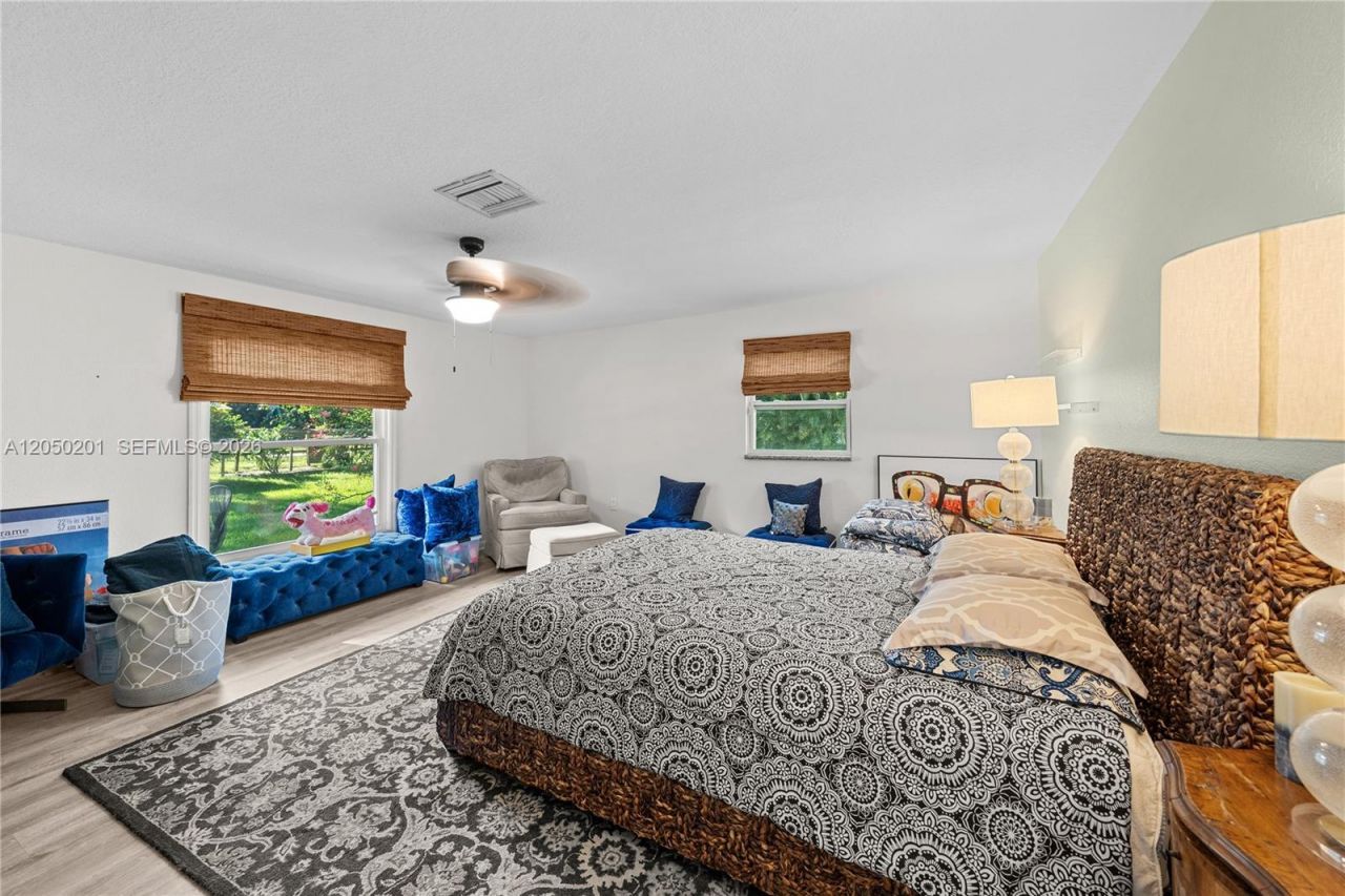 1068 D Rd , Loxahatchee, FL 33470 Photo