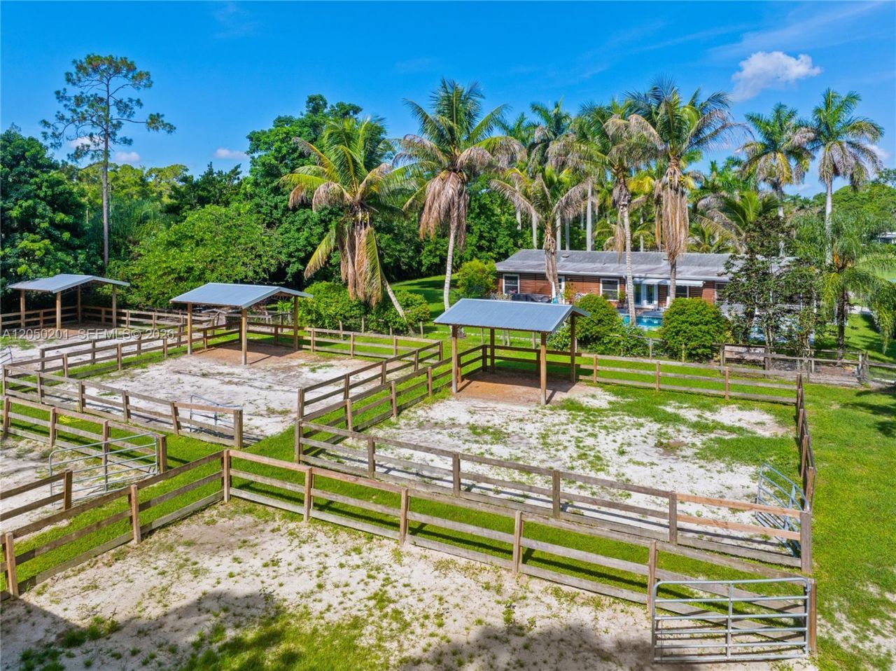 1068 D Rd , Loxahatchee, FL 33470 Photo