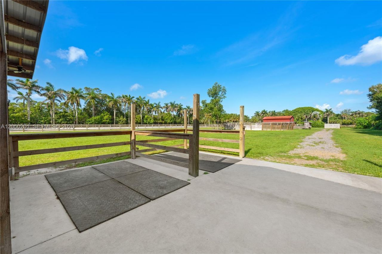 1068 D Rd , Loxahatchee, FL 33470 Photo