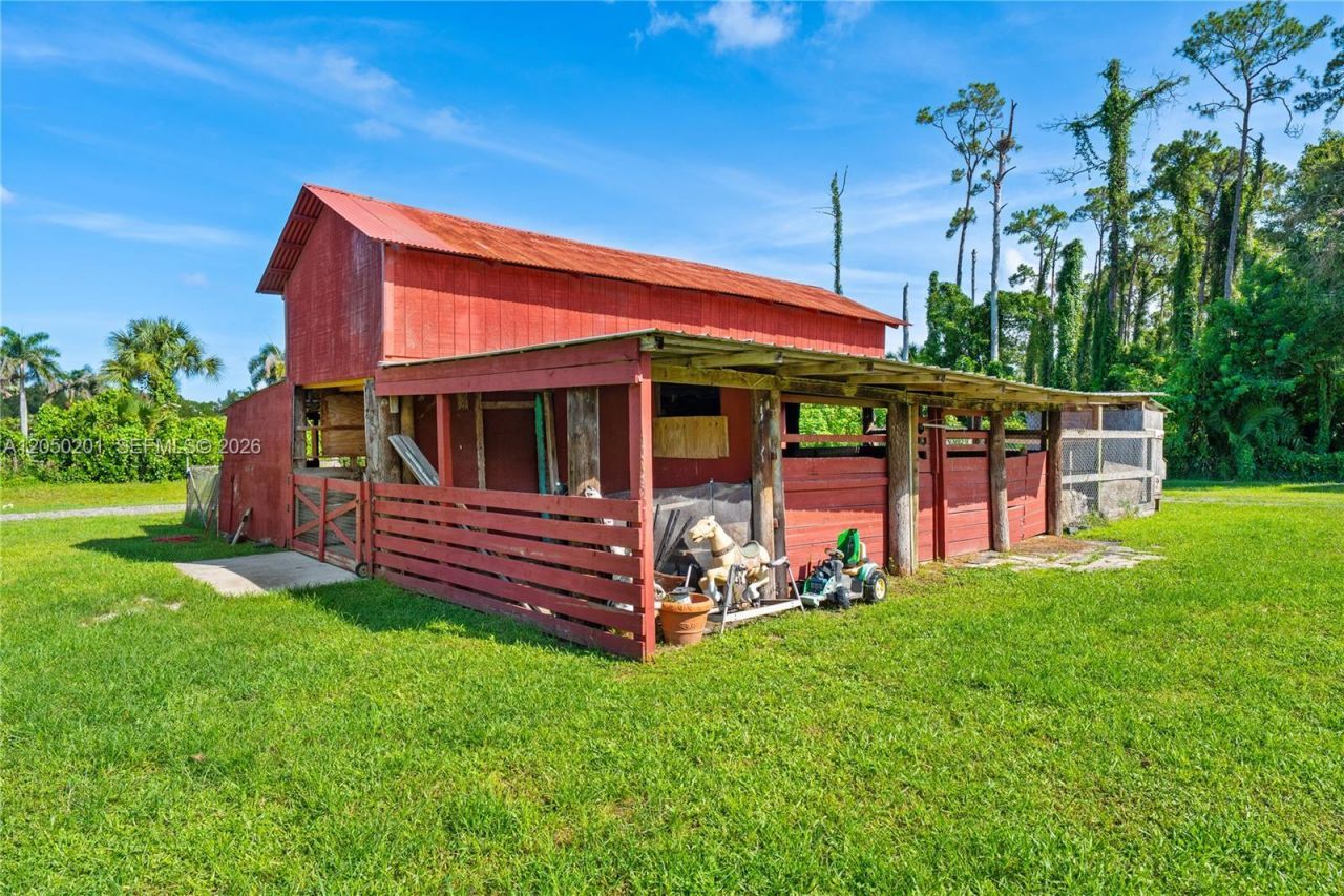 1068 D Rd , Loxahatchee, FL 33470 Photo