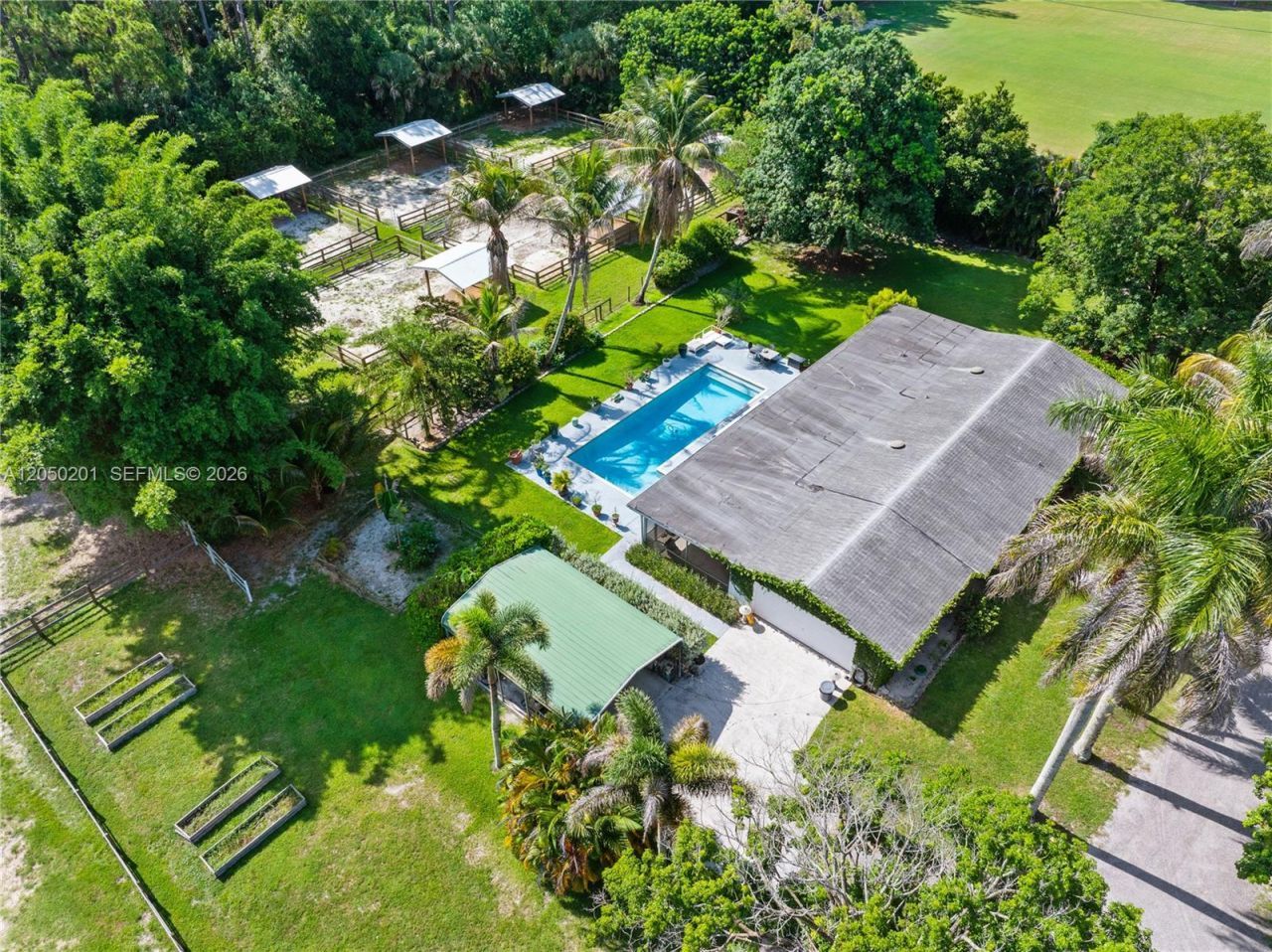 1068 D Rd , Loxahatchee, FL 33470 Photo
