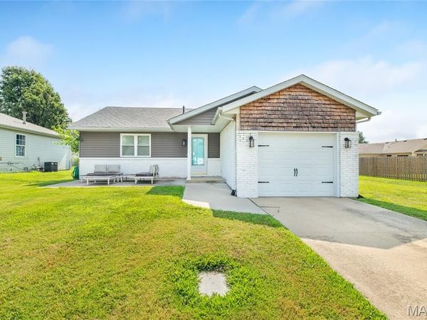 440 Deer Run, Moro, IL 62067