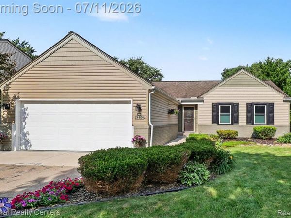 24404 Jamestowne Road Road N, Novi, MI 48375