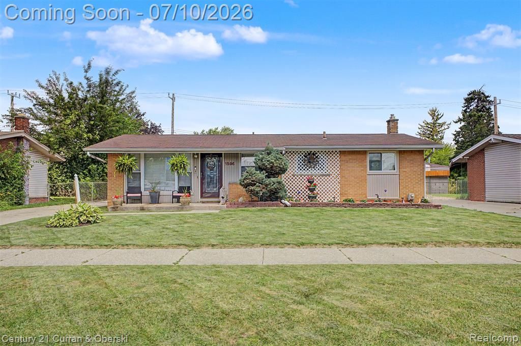 1596 W 13 Mile Road, Madison Heights, MI 48071 Main Photo
