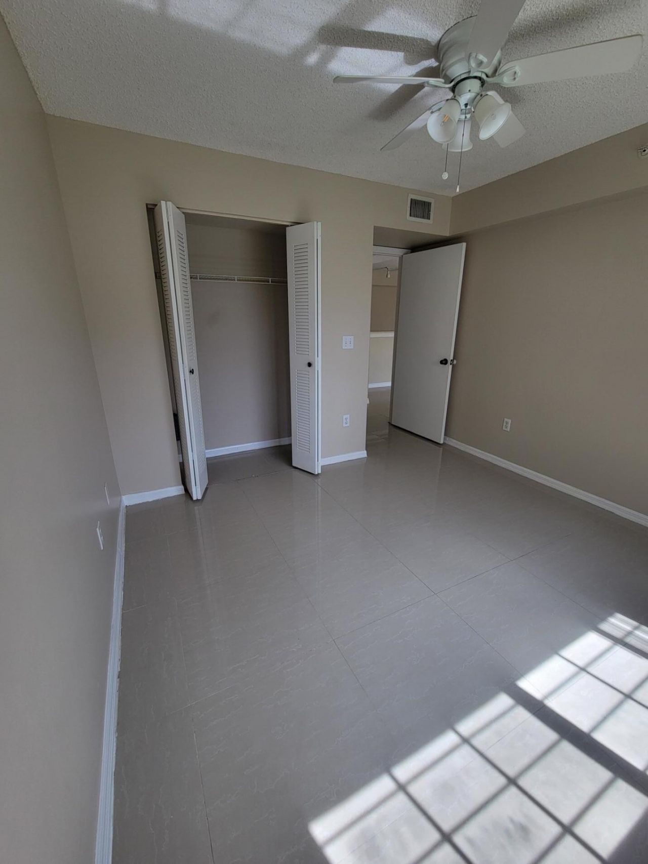 1400 Crestwood Court S, Unit 1402, Royal Palm Beach, FL 33411 Photo