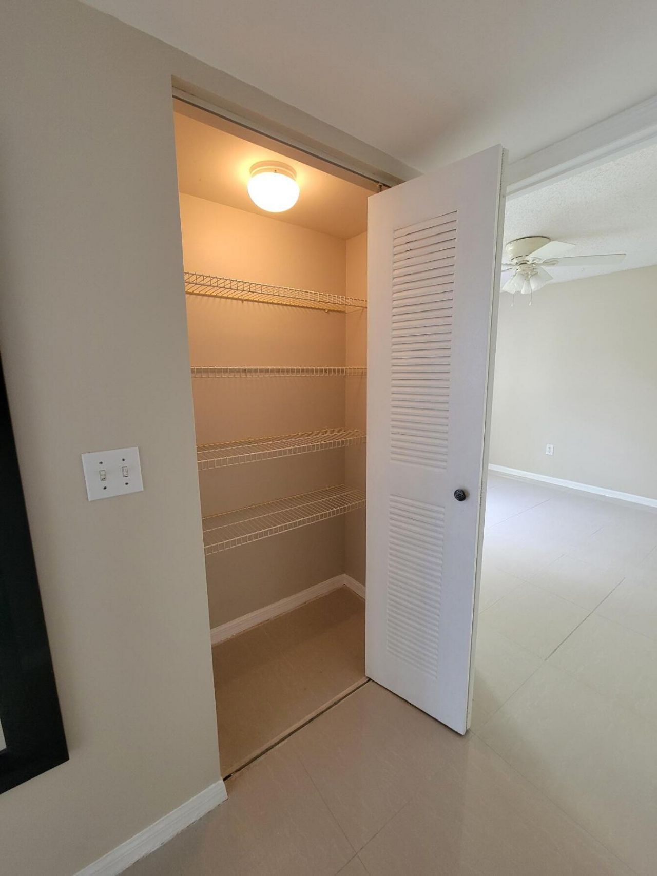 1400 Crestwood Court S, Unit 1402, Royal Palm Beach, FL 33411 Photo