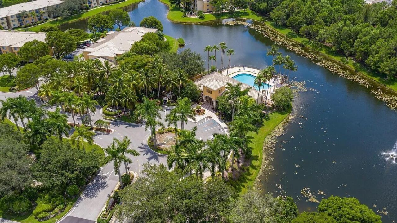1400 Crestwood Court S, Unit 1402, Royal Palm Beach, FL 33411 Photo
