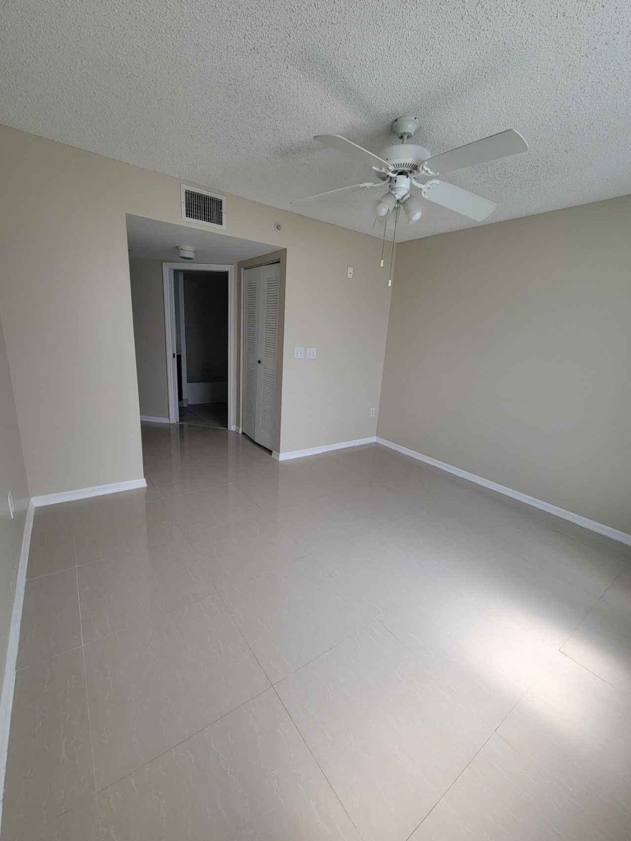 1400 Crestwood Court S, Unit 1402, Royal Palm Beach, FL 33411 Photo