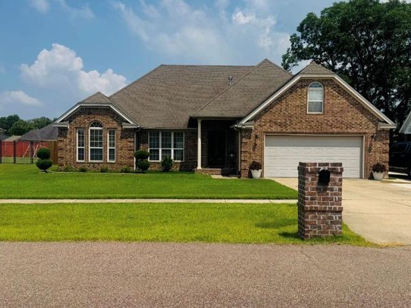 827 Blvd St Germaine, Marion, AR 72364