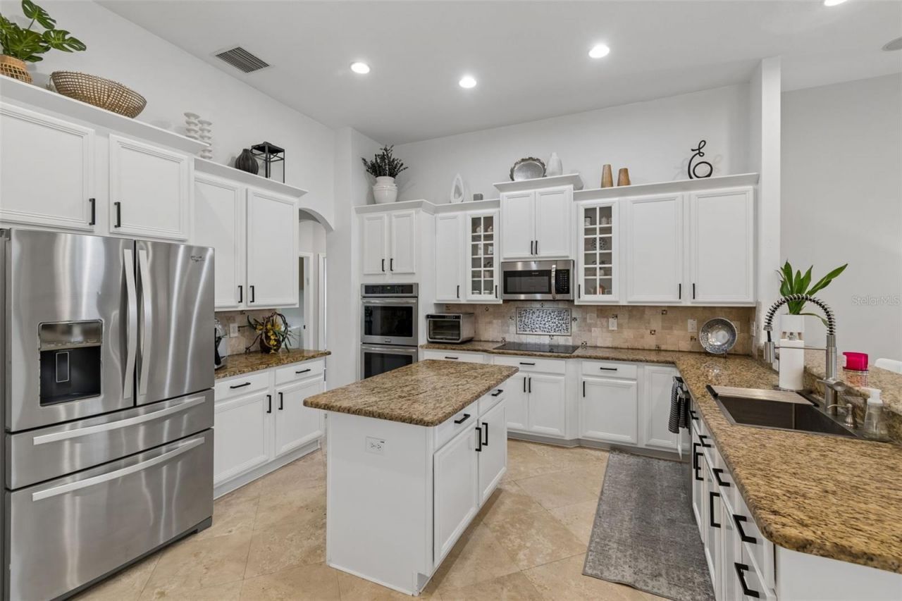 5303 Clouds Peak Drive, Lutz, FL 33558 Photo