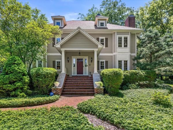 N29W30593 Foxwood DRIVE, Pewaukee, WI 53072