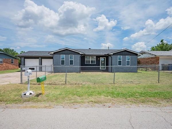 119 Windsor Road, Chickasha, OK 73018