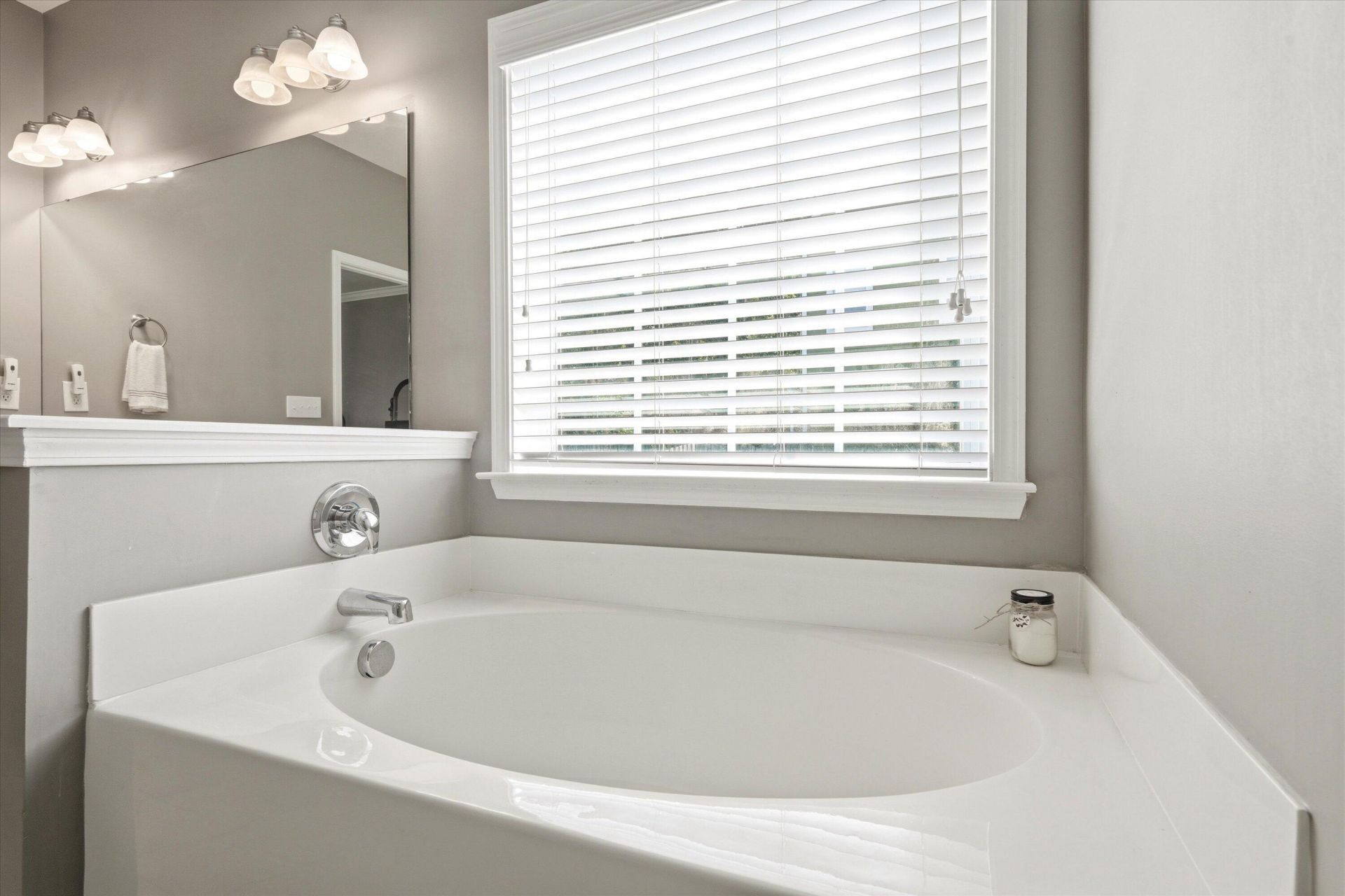 8560 Sentry Circle Photo 16