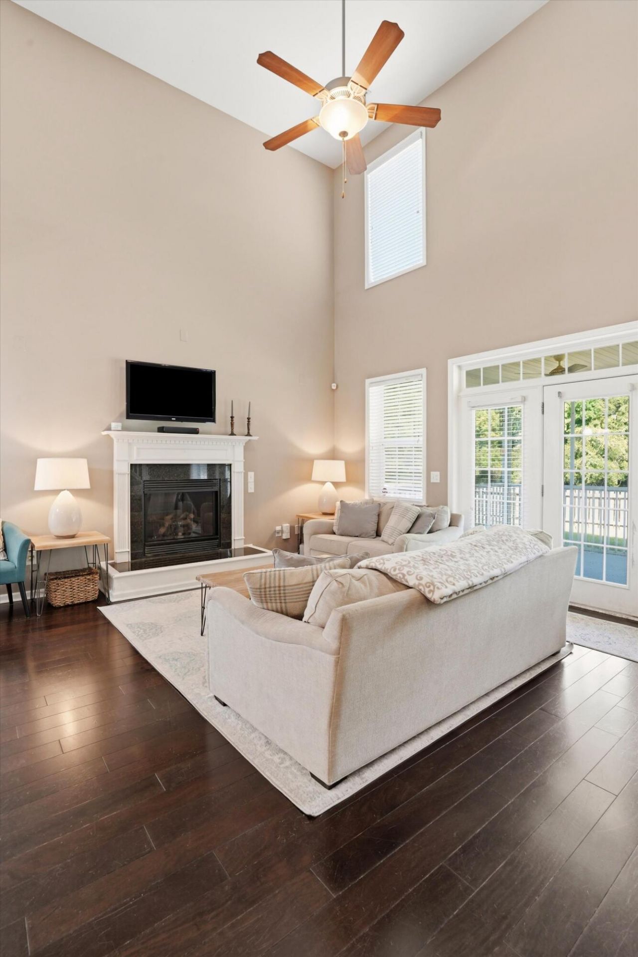 8560 Sentry Circle Photo 2