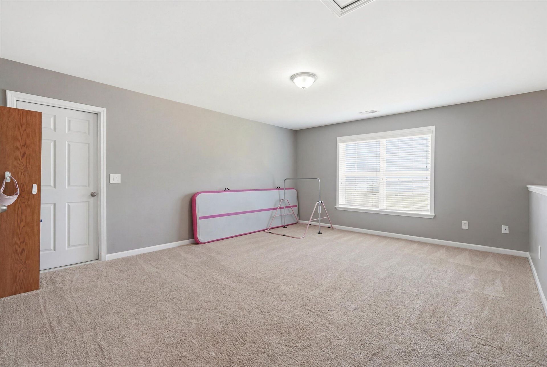 8560 Sentry Circle Photo 26