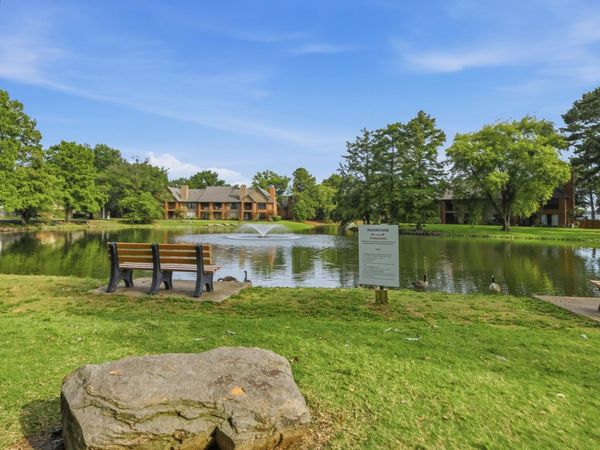 2957 S PONDSIDE DR, Memphis, TN 38119