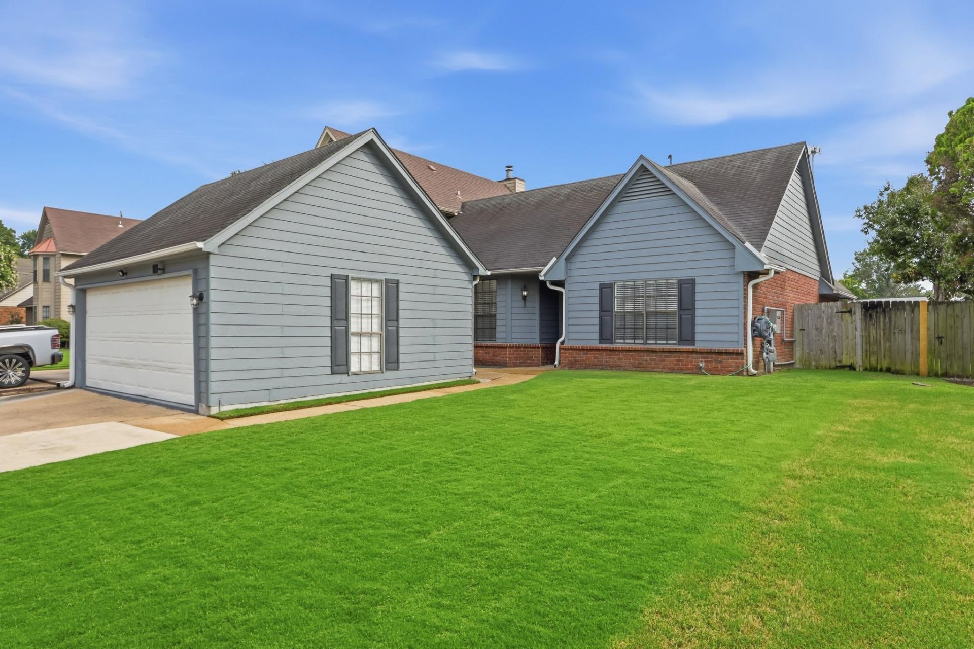 2957 S PONDSIDE DR Memphis, TN 38119