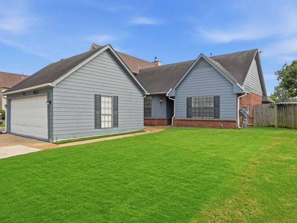 2957 S PONDSIDE DR, Memphis, TN 38119