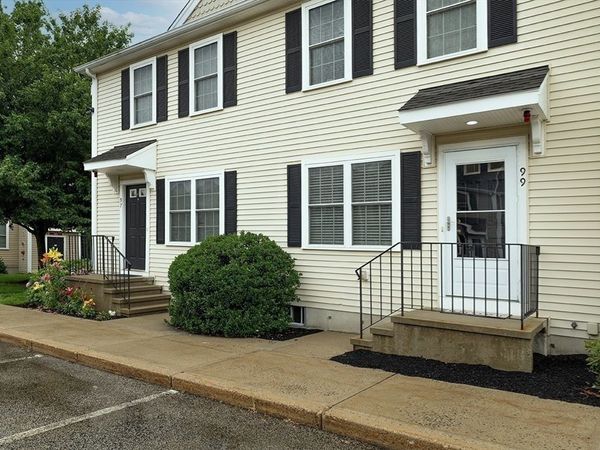 99 Boxberry Ln, Unit 99, Rockland, MA 02370