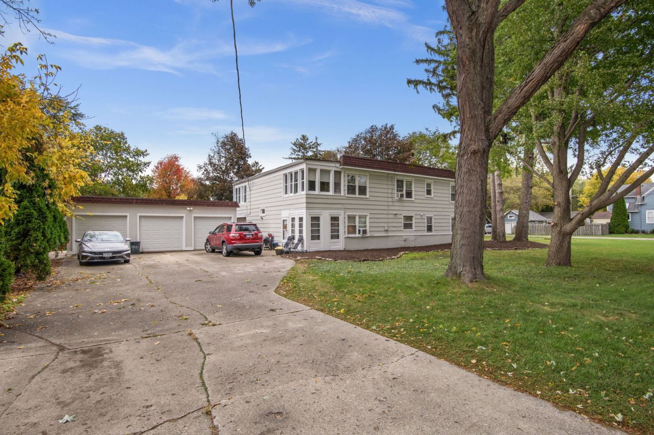 107 N Mallory Avenue, Batavia, IL 60510 Main Photo