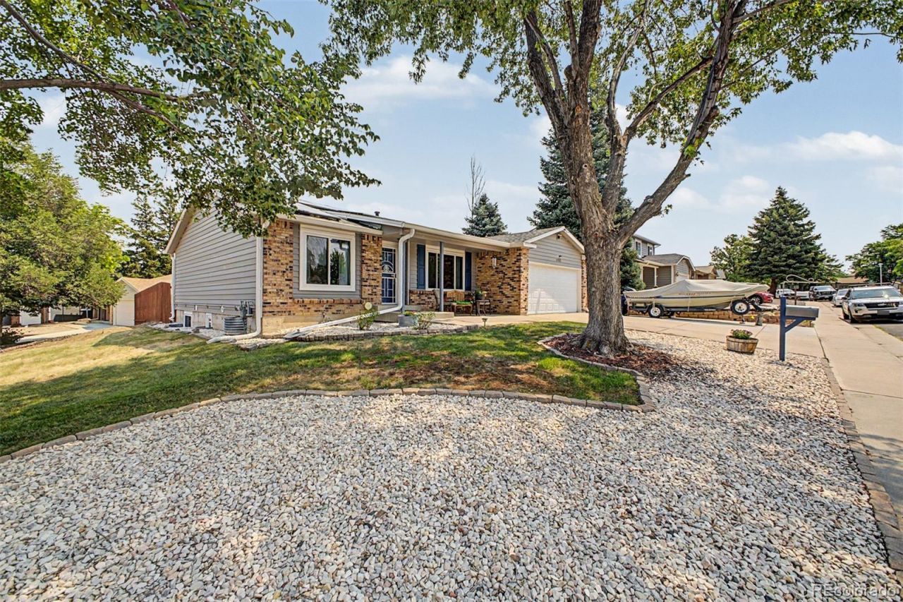 4002 S Argonne Way, Aurora, CO 80013 Main Photo